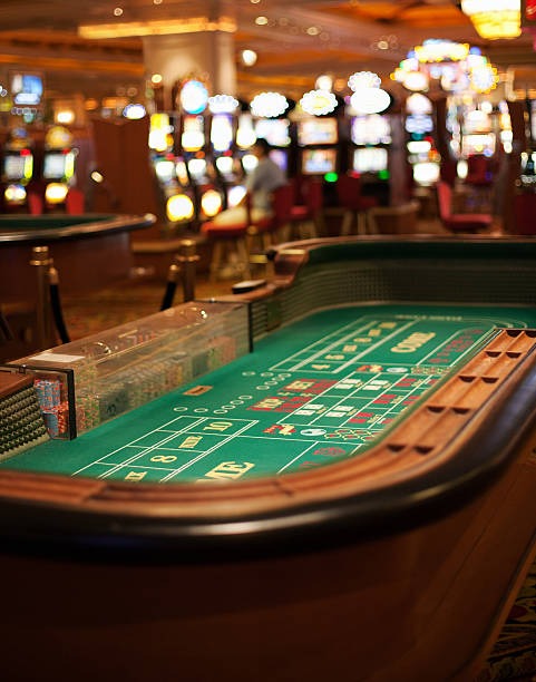 shiokambing slot mobile app interface showing Liga 1 and live-dealer options